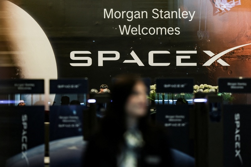 2026年6月，美国纽约市摩根士丹利大厦展示SpaceX首次公开募股标志 IC Photo