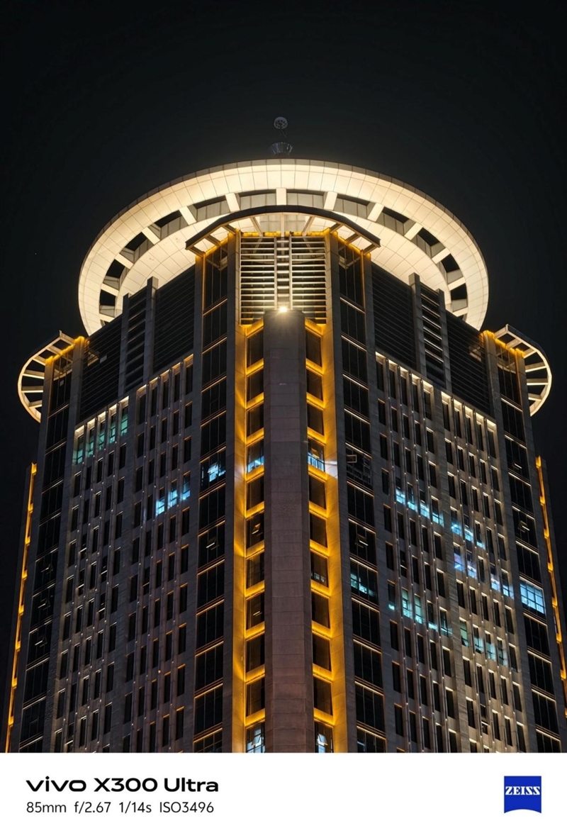 14-400mm终极全焦段!vivo X300 Ultra手机全面评测:依然是年度影像机皇