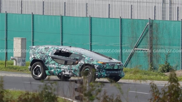 配全球最大挡风玻璃!沙特造车新势力首车首秀:造型太怪异