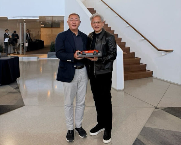 当代汽车集团会长郑义宣与英伟达CEO黄仁勋