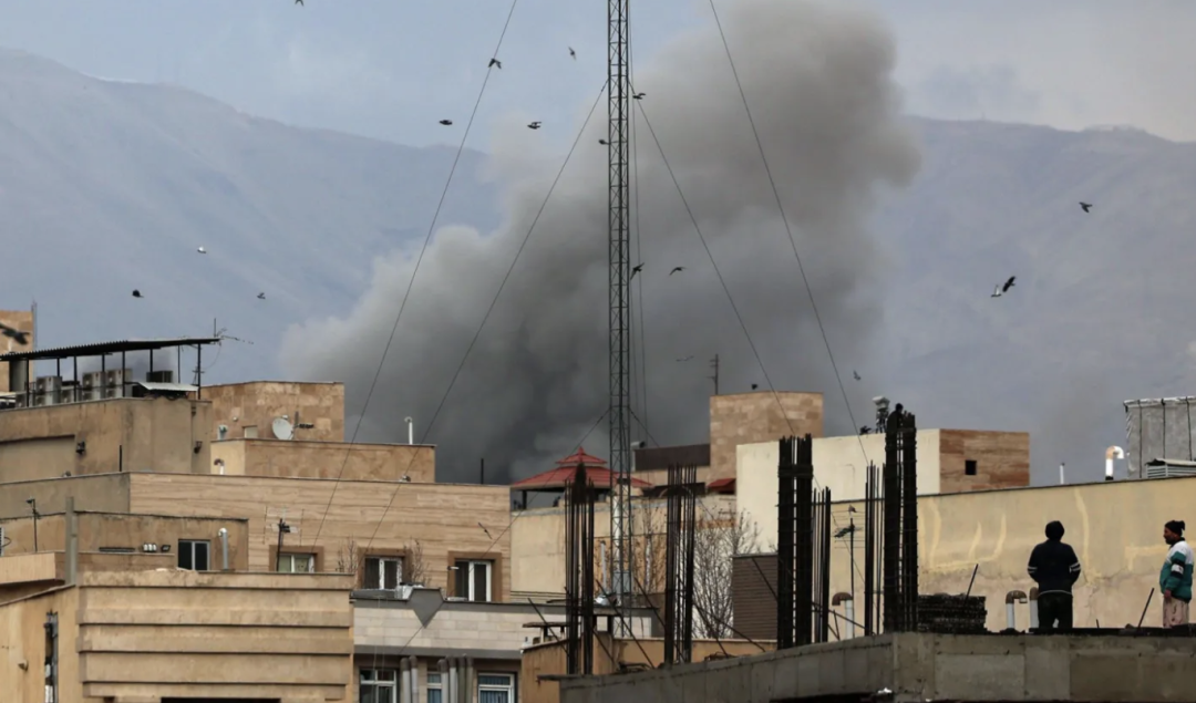 美国和以色列2月28日联合对伊朗发动“先发制人”的军事打击。图源:EPA