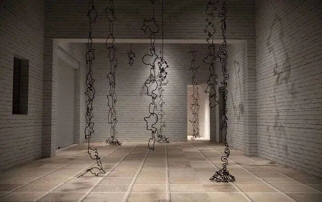土耳其艺术家艾谢&middot;艾克曼作品《度之有衡》