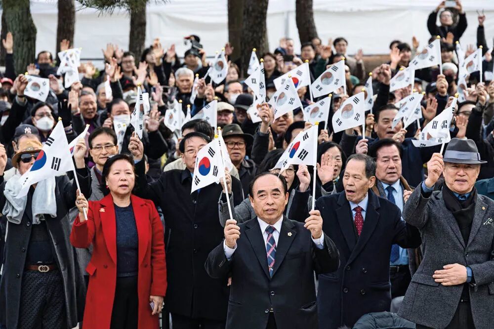 2026年3月1日,韩国民众在首尔参加“三一运动”纪念活动。日本在1910年到1945年间对朝鲜半岛实施殖民统治。1919年3月1日,朝鲜半岛爆发反抗日本殖民统治的“三一运动”。1949年,韩国政府将3月1日定为国家法定纪念日
