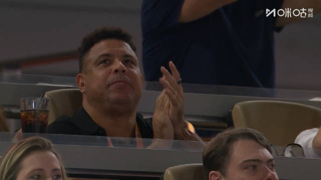 罗纳尔多现场见证萨巴伦卡晋级迈阿密站决赛