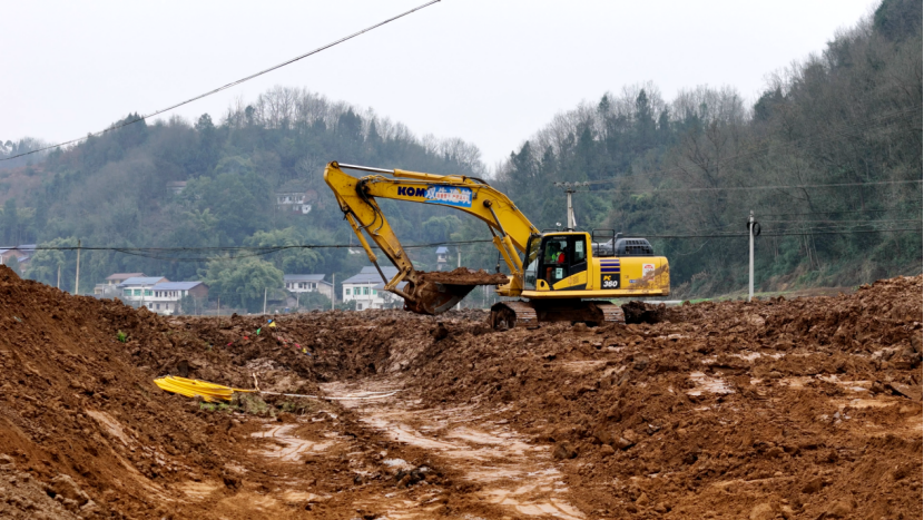 △小松PC360-11M0挖掘机在施工现场