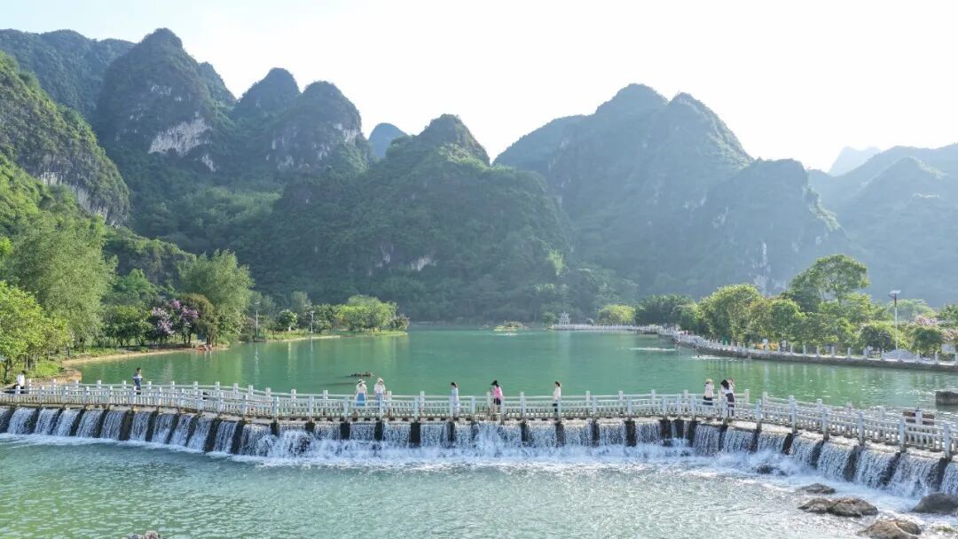 田东县龙潭灵湖景区。 □周金鹏 摄.jpg
