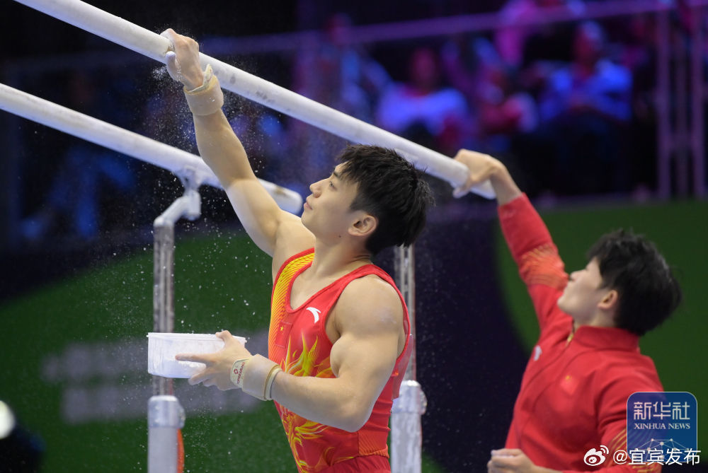 【邹敬园成就体操世锦赛双杠“五冠王”】第54届世界体操锦标赛25日在