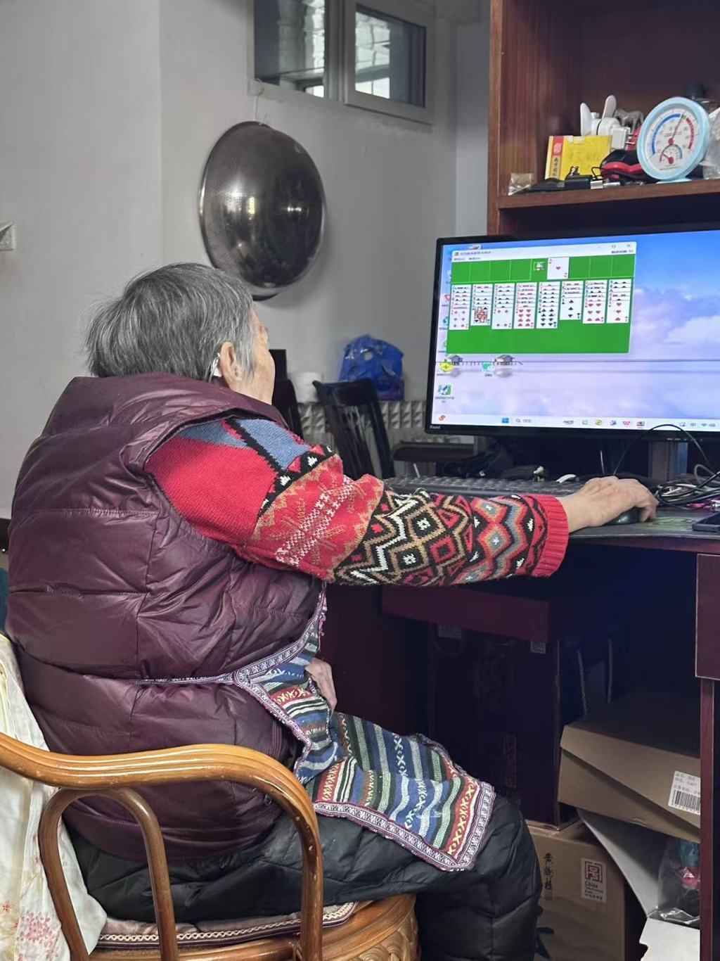 徐珍玩电脑游戏