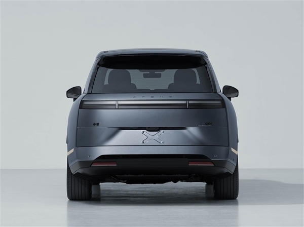 小鹏全新旗舰SUV GX实车亮相:大湾区“路虎揽胜”来了