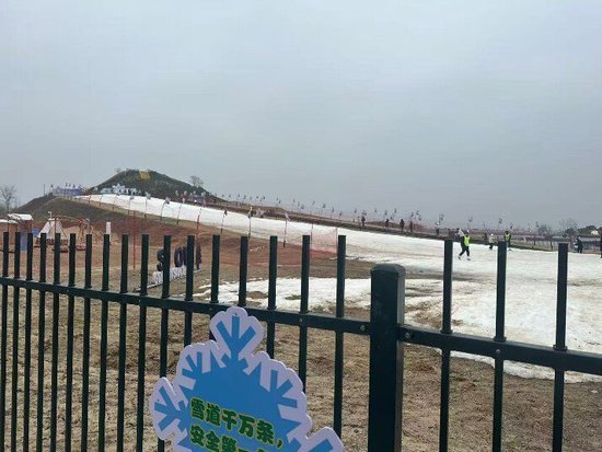 图7:重金打造的金沙湖滑雪场人气并不算高