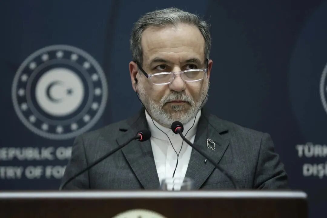 02_araghchi_press_conference.webp