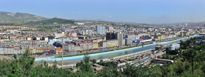 宁武县恢河主干河道贯穿县城。（宁武县融媒体中心供图）