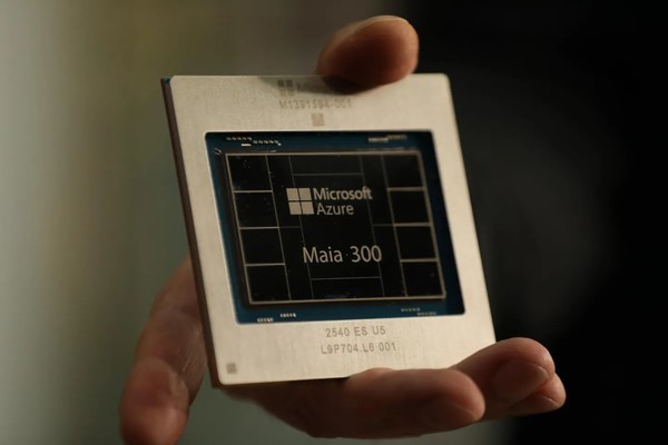 Maia 300