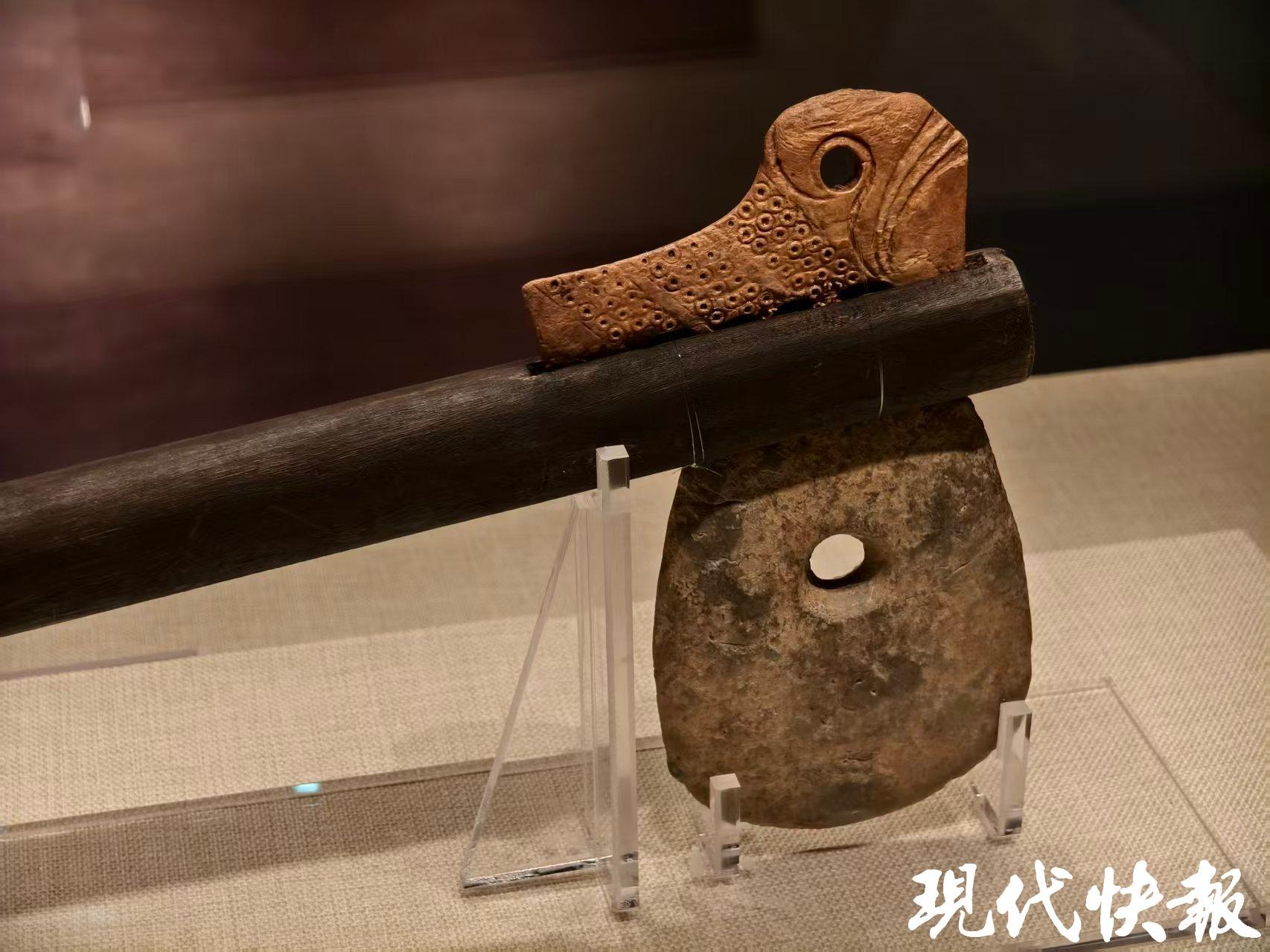 金坛三星村事业出土的石钺