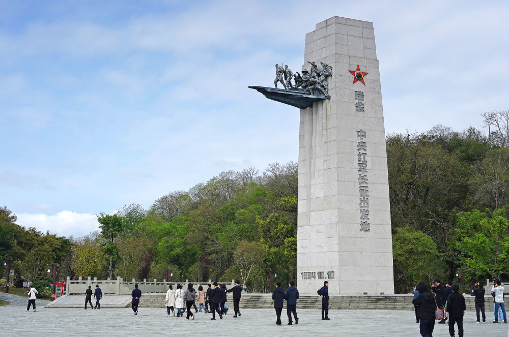 游客在江西省瑞金中央红军长征决策和出发重点展示园参观（2026年3月19日摄）。新华社记者 万象 摄