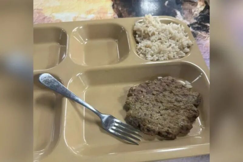 吉文斯提供的“林肯”号航空母舰上供应的餐食 《新闻周刊》网站