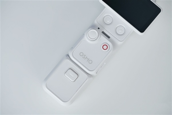 口袋电影机!大疆DJI OSMO POCKET 4P云台相机白色版图赏