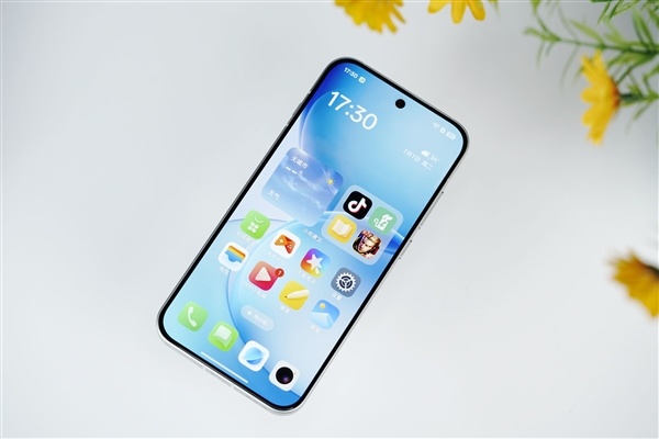 首创3D冰透悬浮！OPPO Reno16图赏