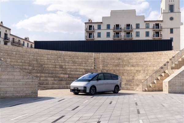 理想高管确认:理想MEGA没有增程版 车头极短 塞不下增程器