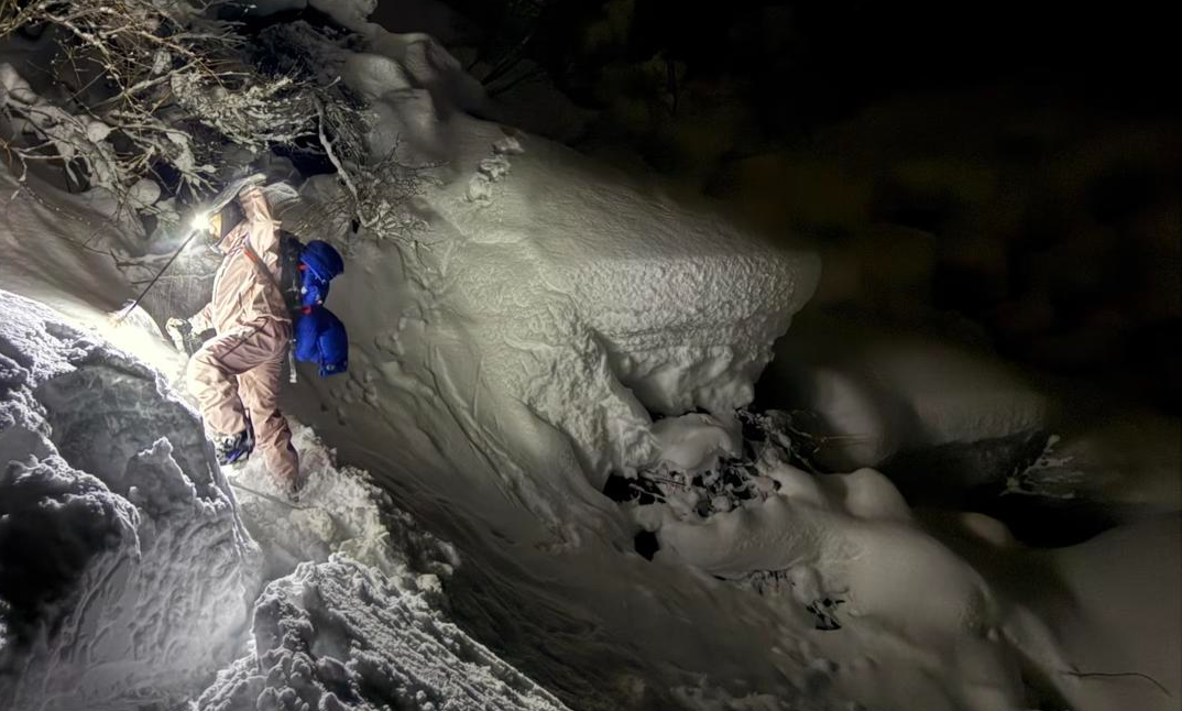 ▲小张和kk进山救援