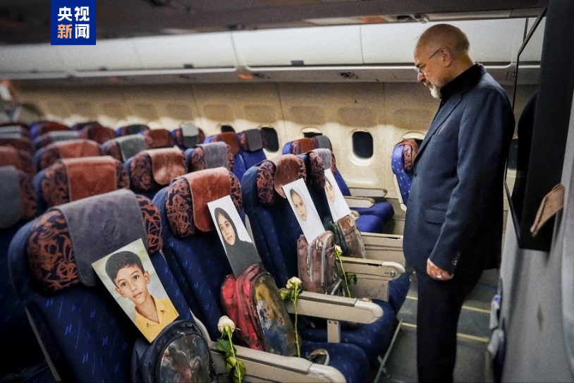 △卡利巴夫在推文中将这些物品称为“我的飞行同伴们”