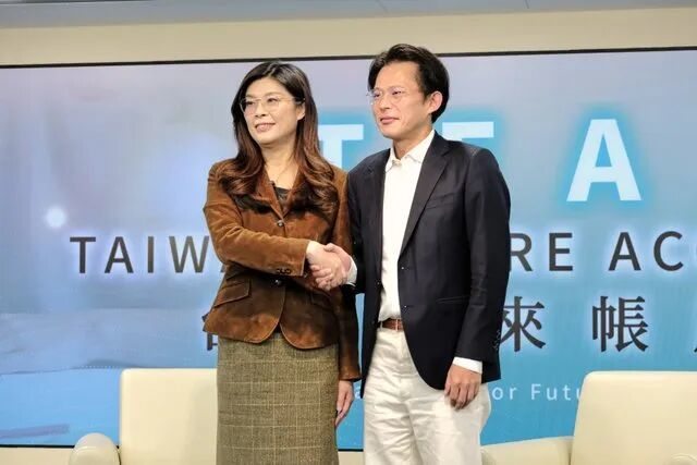 ▲“蓝白合”承载着岛内主流民意的厚重期待