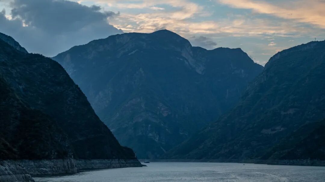 摄图网_701898769_长江三峡风光_(企业商用).jpg