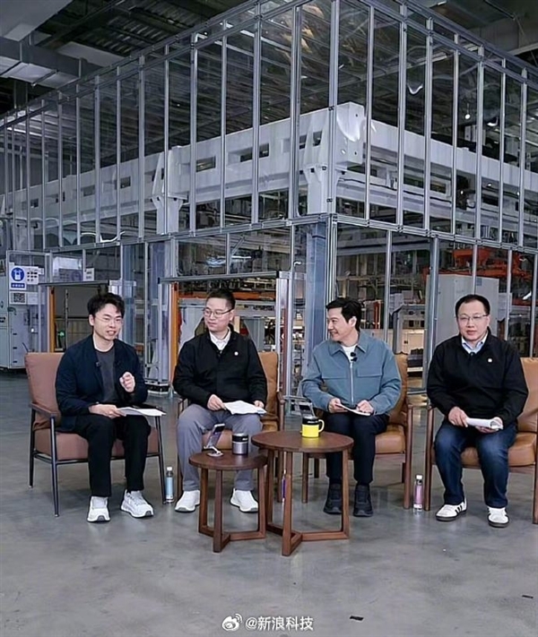 雷军一句话阐释小米汽车理念:10倍投入 造一辆安全好车