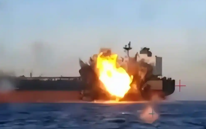 黑海此前也多次出现民用商船遭袭的案例。