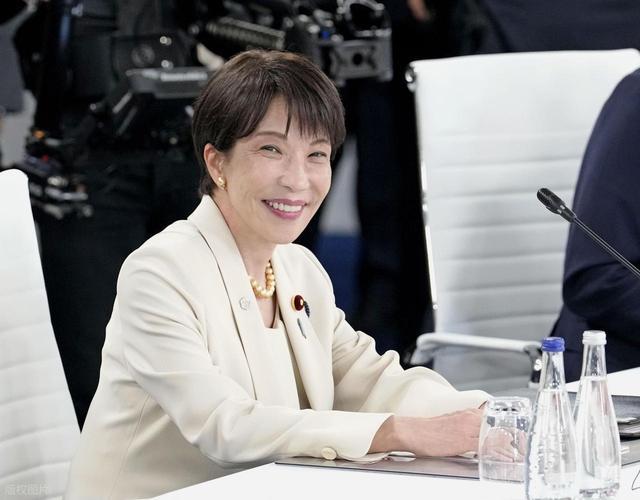 图| 当地时间2026年6月16日，法国埃维昂莱班，七国集团峰会举行，日本首相高市早苗出席工作会议