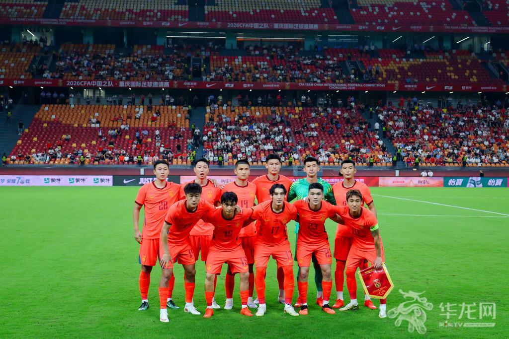 中国队首发。
