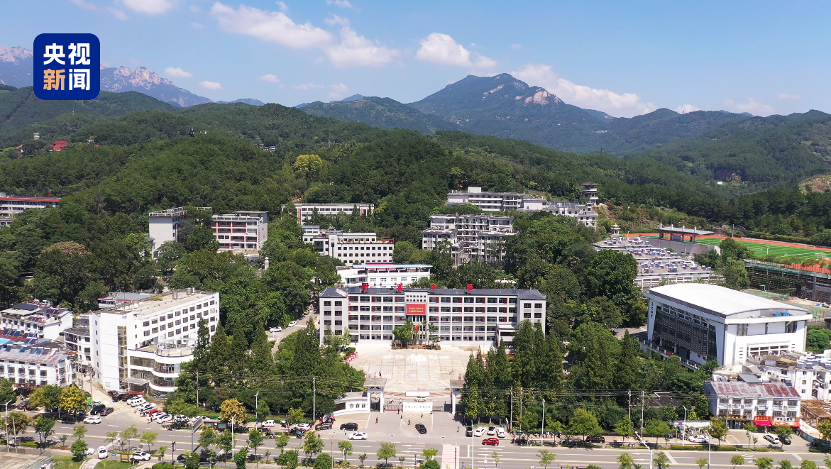 △野寨中学航拍全景