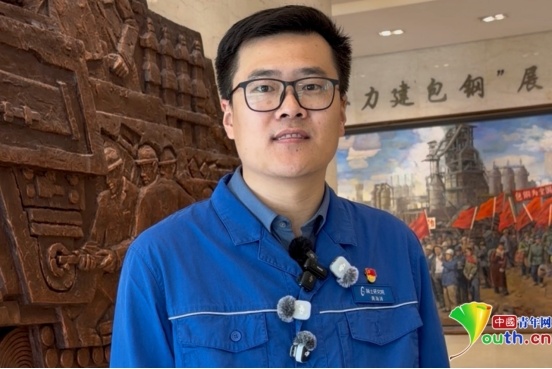黄海涛接受记者采访。中国青年网记者 杨月 摄
