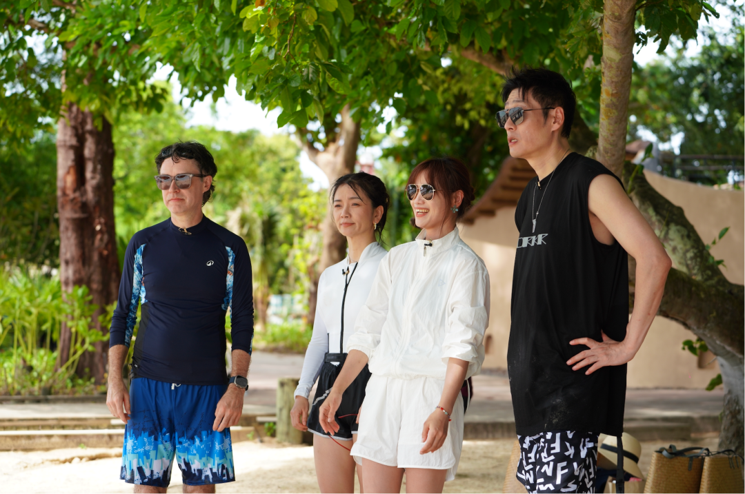 上恋综,每一个细节和表情都会被人解读和评判。(图/受访者供图)