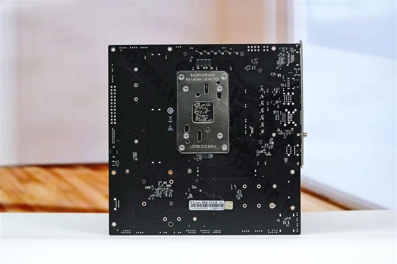 超乎意想的千元级电竞主板！七彩虹iGame B850M Ultra-OC V14主板评测