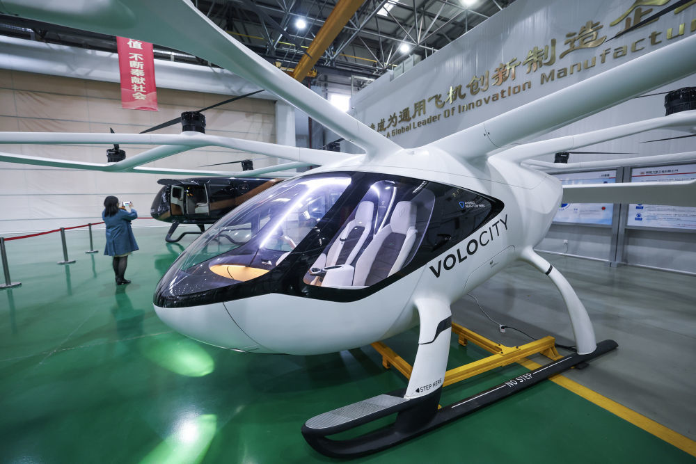 位于浙江省绍兴市新昌县的万丰奥特控股集团生产的通用飞机(2026年3月30日摄)。新华社记者 徐昱 摄