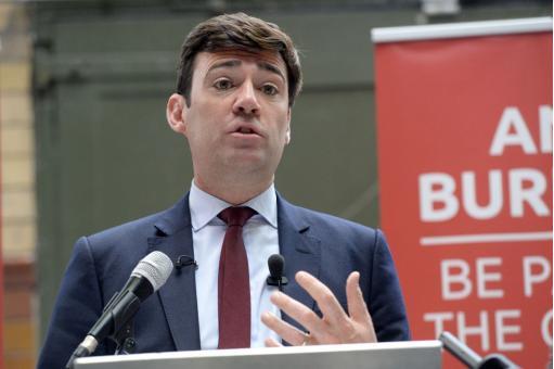 据英媒报道,英国首相伯纳姆9月29日在利物浦的工党年会上发表演讲,这