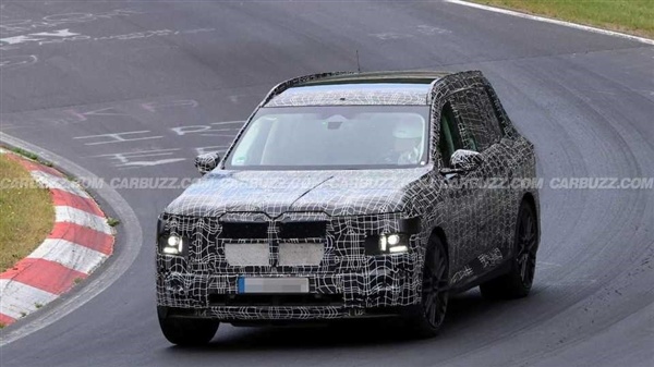 宝马最大车型 2028款X7原型曝光：V8动力不砍反加码