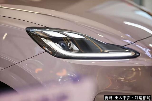 当初冲着“好开好用续航实”入手，现在只想说：这钱花得值！-有驾