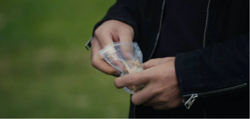 简单的试吃,也会产生矛盾。(图/《剥茧》)