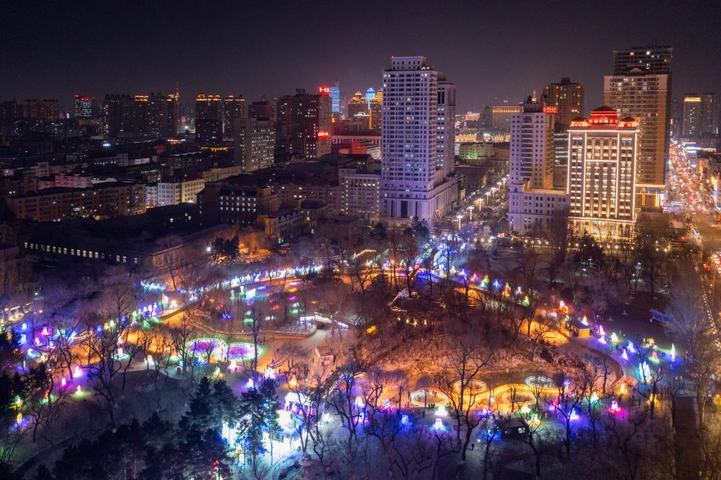 追光|促进冰雪经济，“冰超”“冰博”有妙招