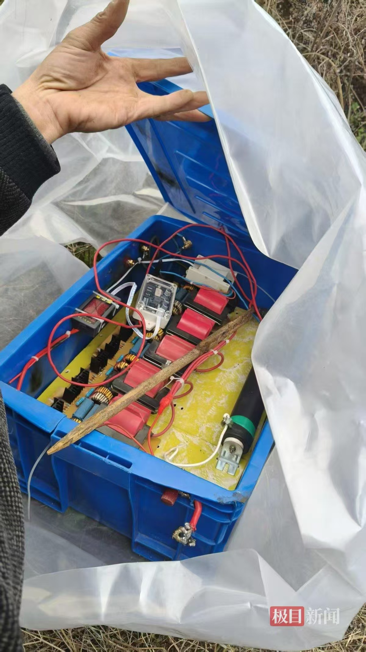 现场发现的逆变器装置 (受访者提供)