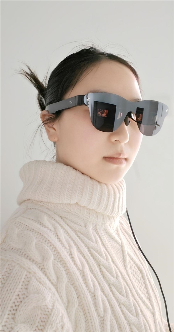 口袋里的135英寸HDR巨幕！雷鸟Air 4 Pro蝙蝠侠图赏