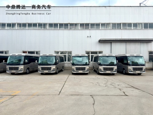 红旗国悦现车多的4s店推荐 北京中鼎腾达全系现车覆盖6~23