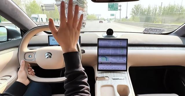 手持四十万,开完良马530再换蔚来ET7,才懂两者差距已不在一个线索!-有驾