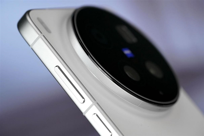 14-400mm终极全焦段!vivo X300 Ultra手机全面评测:依然是年度影像机皇