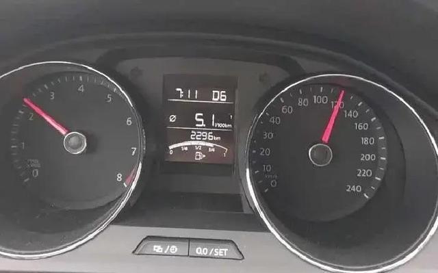 把车开到120,要具备哪些驾驶技巧?-有驾