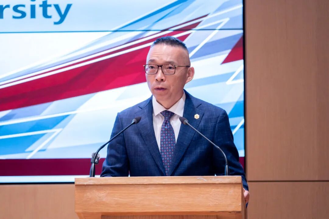 图为学院院长焦捷