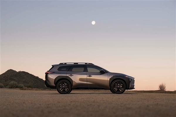 丰田全新电动跨界车bZ Woodland