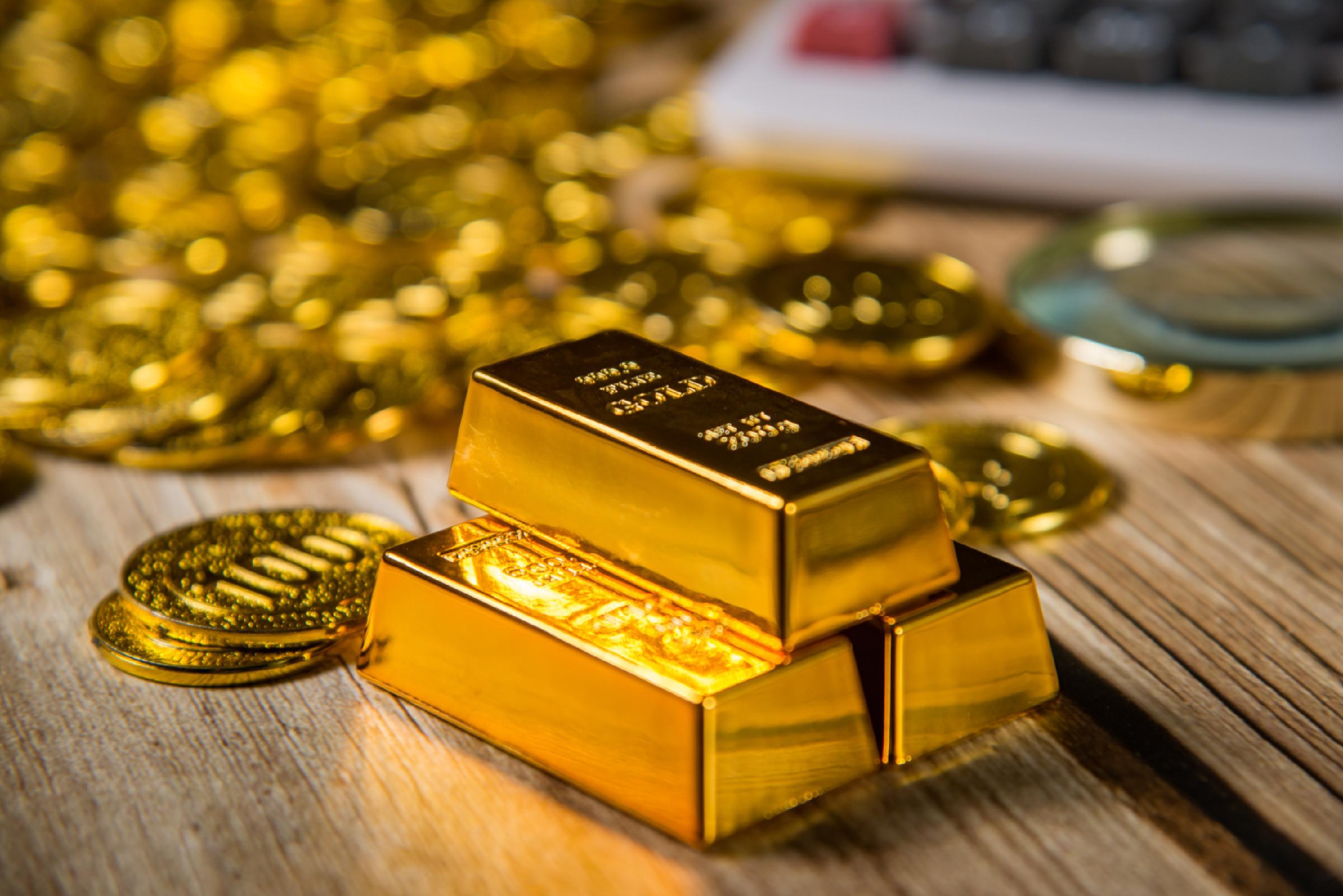 金价疯涨银行积存金“戴着镣铐跳舞”_凤凰网